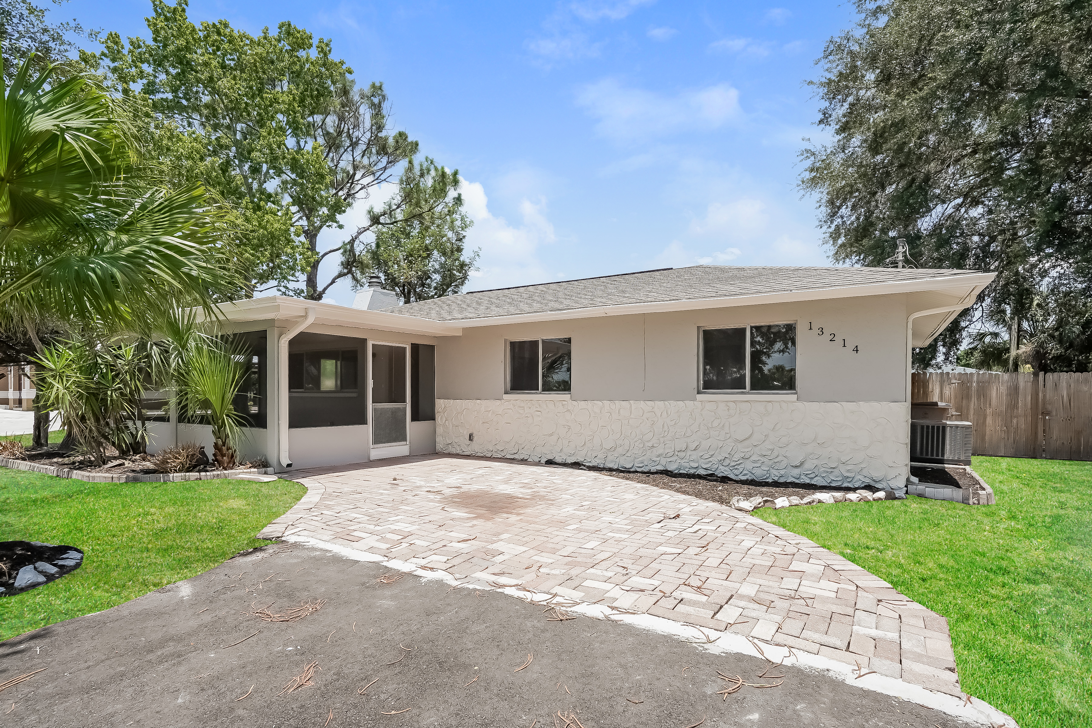 13214 1ST ST FORT MYERS, FL 33905